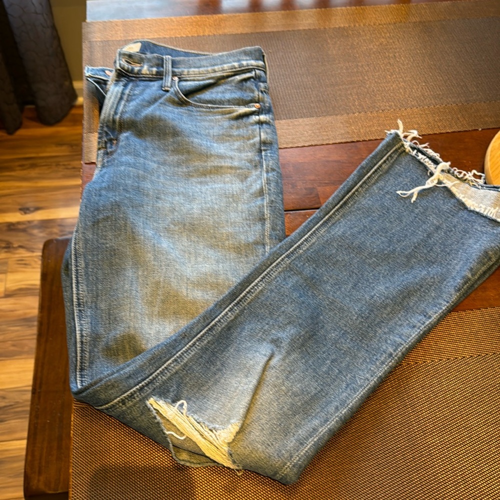 Mother ripped knee frayed edge. Size 28. Perfect condition